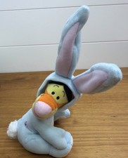 Disney 2002 Fisher Price Mattel Basket Hugger Easter Bunny Tigger Plush