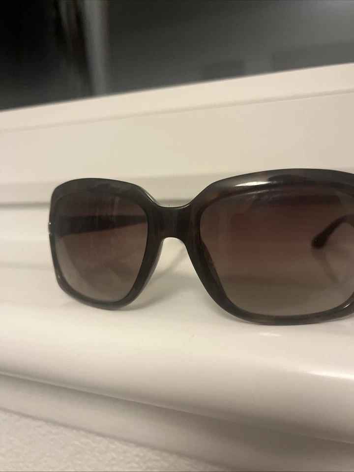 Women's Sunglasses. Worn A Few Times. No Damage See Photos. - Image 2 of 3