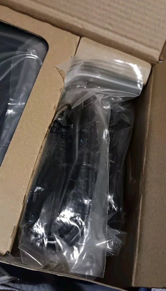 INSIGNIA Dual Hard Drive Docking Station. NS-PCHDEDS19. 2.5/3.5 SATA. USB 3.0 - Image 3 of 4