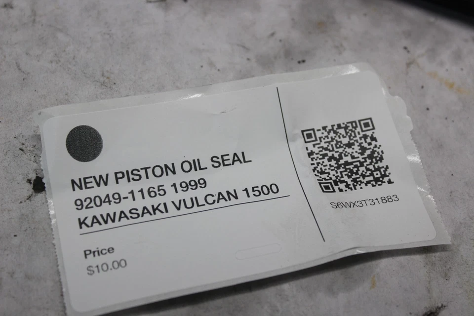 НОВОЕ МАСЛЯНОЕ УПЛОТНЕНИЕ ПОРШНЯ 92049-1165 1999 KAWASAKI VULCAN 1500 - Изображение 2 из 4