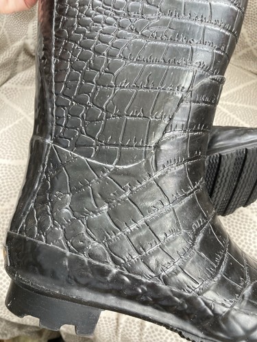 KHOMBU Tall Rain Boots Womens Sz 6 Black Rubber Embossed Croc Cheetah Print - Picture 11 of 20