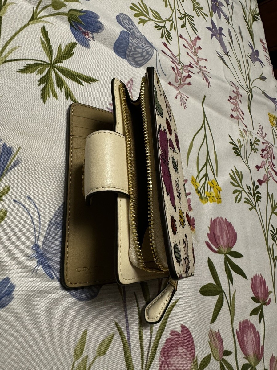長財布 COACH Medium Corner Zip Wallet With Creature Print CR936 NWT Coach Medium Corner Zip Wallet With Creature Print CR936