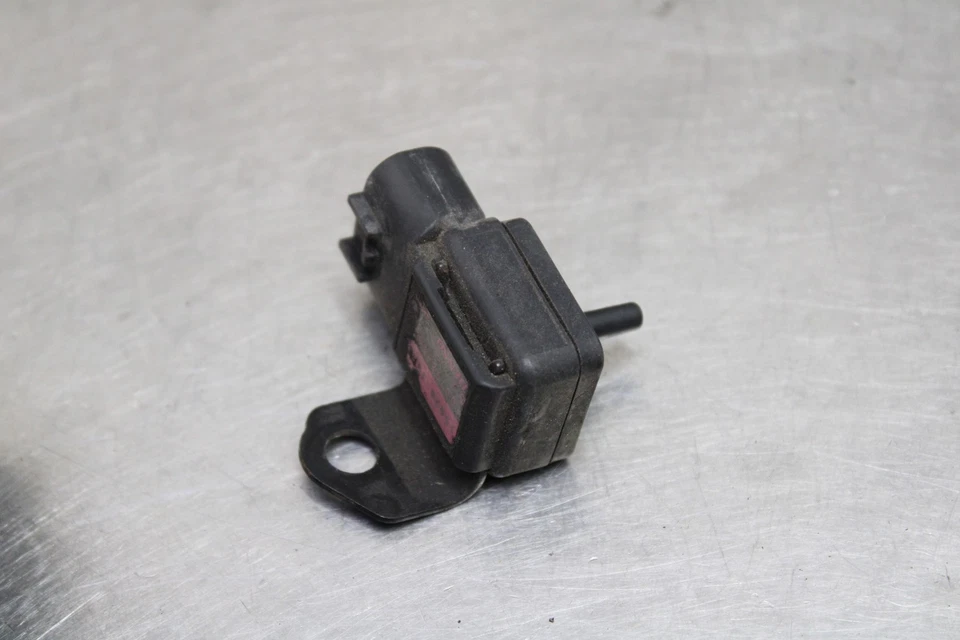 00-03 SUZUKI GSXR750 MAP MASS AIR FLOW PRESSURE SENSOR 15620-35F00 Foto 3 de 4