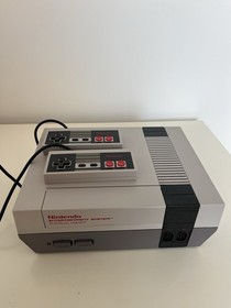 Nintendo NES Konsole OVP Europa Version + Super Mario Bros Set 2 Controller