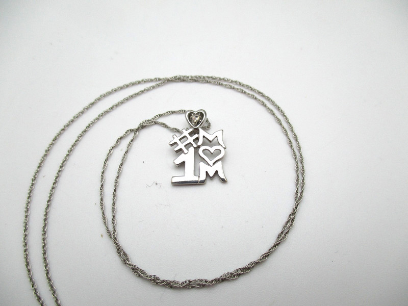 14K White Gold #1 Mom Pendant Necklace 18" 1.7 Gr [N132]