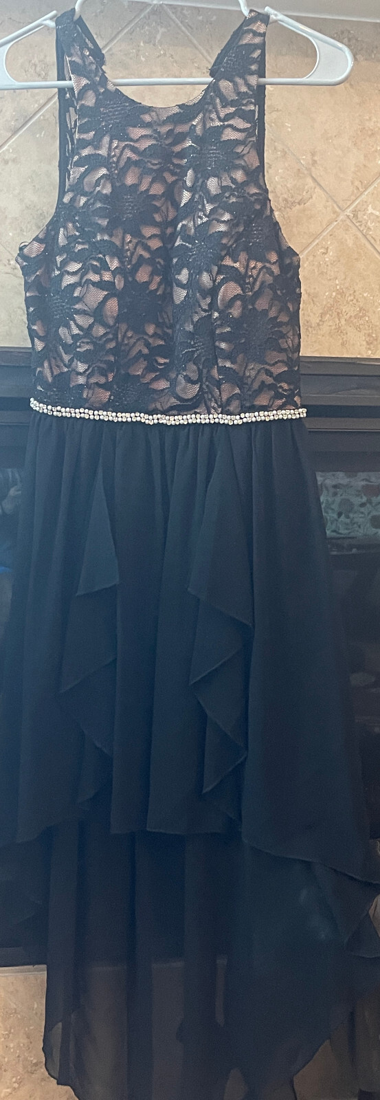 Picture 1 of 12