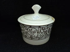 Mikasa Victorian Gold L3106 Covered Sugar Bowl  Brand New Made in Japan