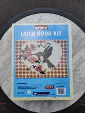 NIB National Yarn Crafts "NATURA" Latch Hook Kit, Hummingbird 20"X27" Rectangle 
