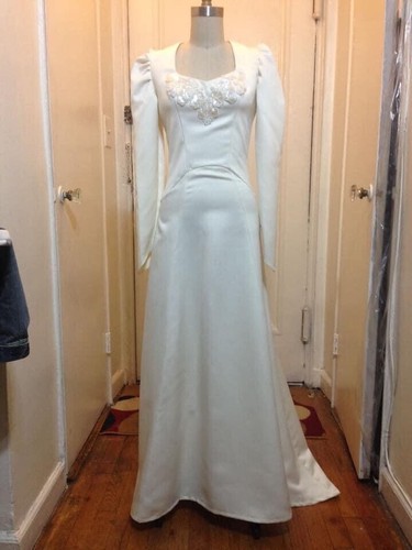 White Satin Vintage Style Fitted Maxi Wedding Dress Costume Gown Sz XS Halloween - Picture 3 of 9