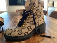 GUCCI wool and leather ankle boots. Brown and black. LOGO.