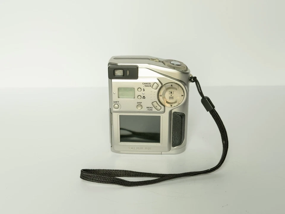 [UNTESTED] Fujifilm MX-1700 Zoom 1.5MP Compact Digital Camera 3x Optical Zoom, photo 2 of 4