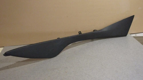COVER, LEG CENTER RH (BLACK)