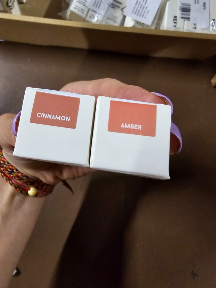 Juego de 2 rubores labiales Refy - color canela y color ámbar Foto 2 de 2