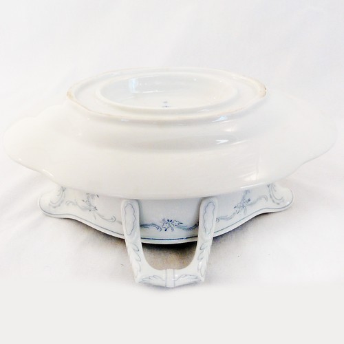 MIDINETTE by Kaiser Gravy Boat Attached Stand made in Germany NEW NEVER USED - Picture 3 of 12