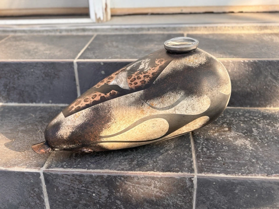 Custom Gas Tank - Image 3 of 4