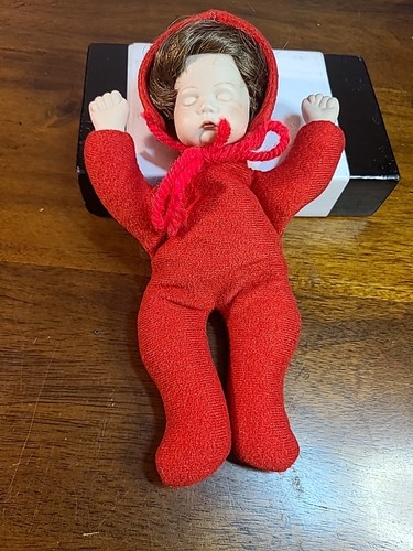 Vintage Porcelain Doll 7.5 in. Sleeping Girl Weighted Beanbag Body. Red. - Picture 6 of 10