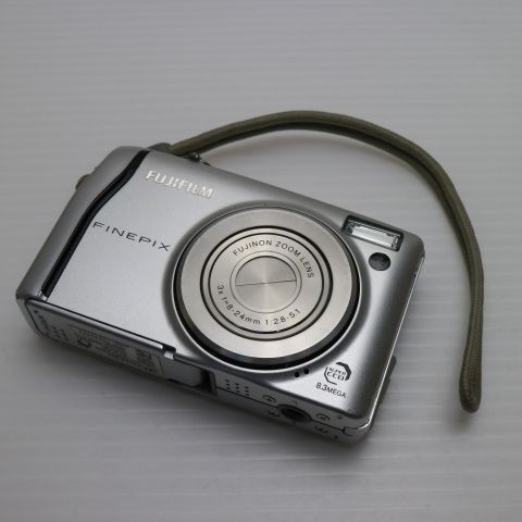 Fujifilm FinePix F40fd シルバー 本体 Fujifilm Finepix F40fd Silver Digital Camera Body Used