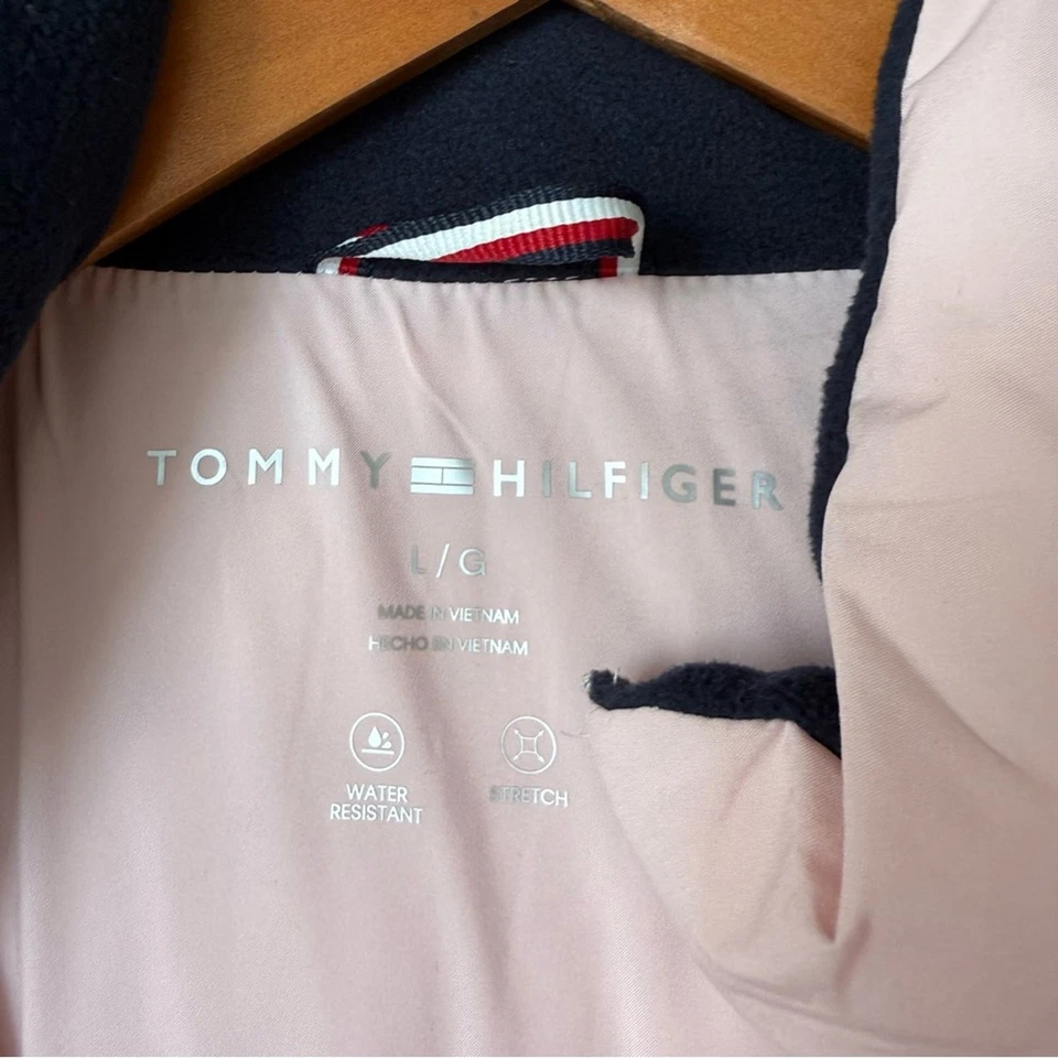 Tommy Hilfiger Women's Heavy Weight Belted Puffer With Silver Hardware Large NWT - Image 4 of 4