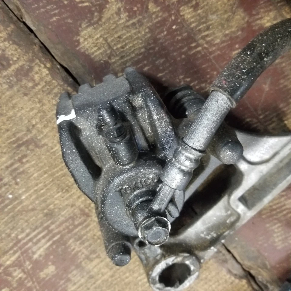 2000 2001 2002 KAWASAKI NINJA ZX9R REAR BRAKE CALIPER BRACKET Master Cylinder - Image 2 of 4