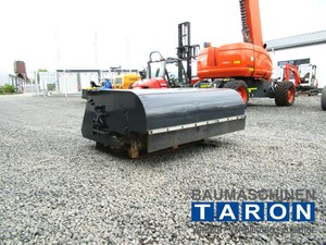 Gebrauchte Kehrmaschine Für Kompaktlader Bobcat S130 735 | Ebay