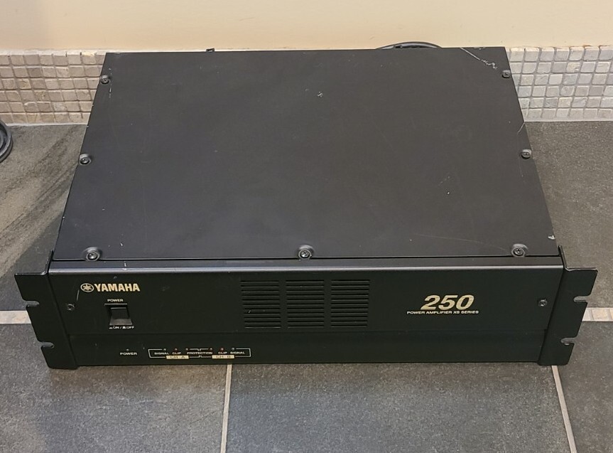 Yamaha XS250 Power Amplifier Amp 450W 2 Outputs Fully Tested XS