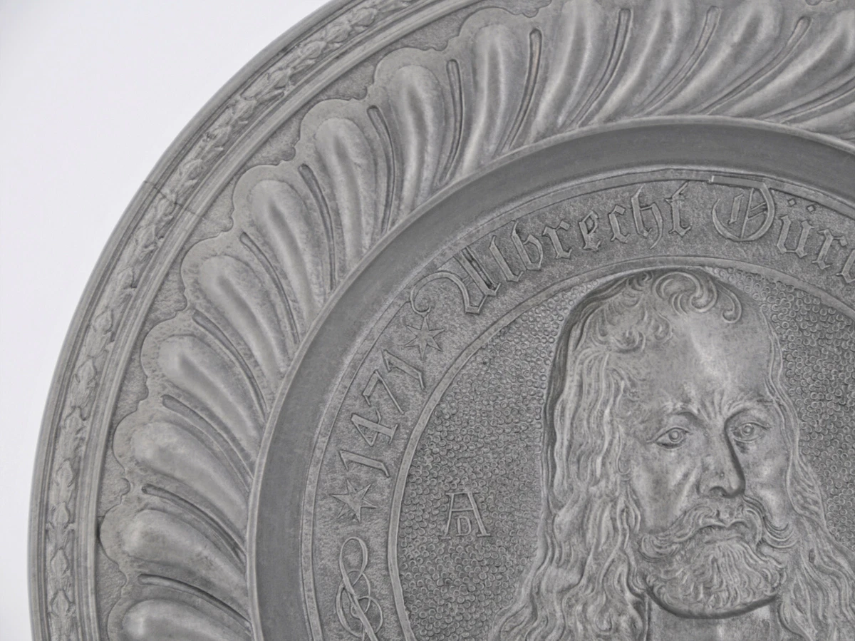 Zinnteller Albrecht Dürer im Pelzrock Münchner Selbstbildnis Relief Wandteller