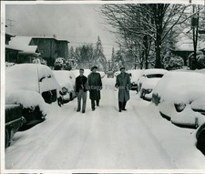 1954 Vic Cemetre Art Holt Williams Fields University Wa 8X10 Vintage Press Photo