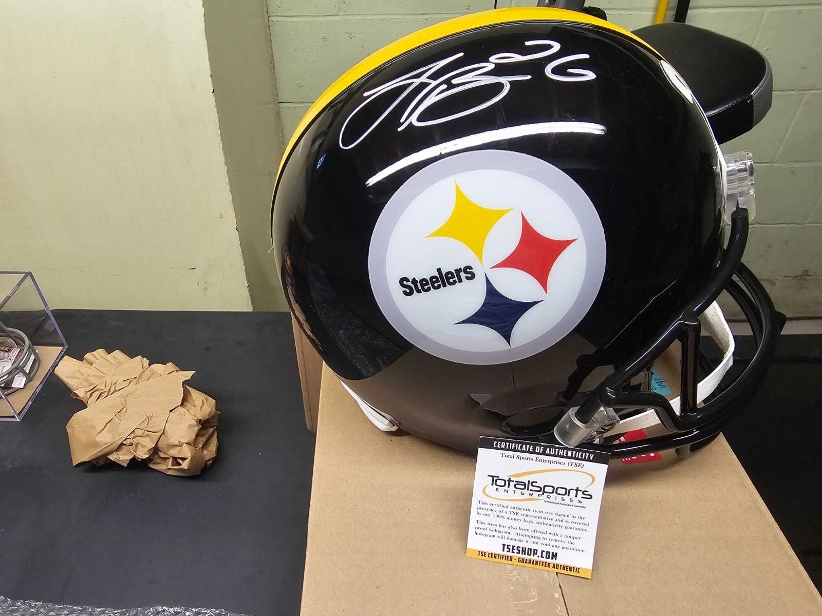Le'Veon Bell Autographed Signed Pittsburgh Steelers Helmet TSE CERTIFIED 