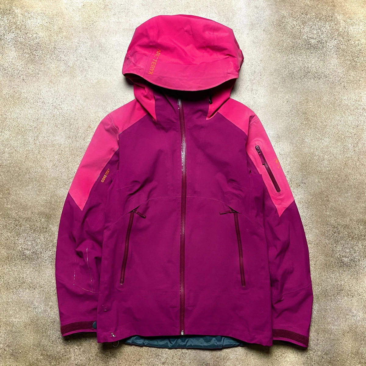 Arcteryx Gore Tex Jacket In Women's Coats & Jackets for sale Arcteryx Gore Tex Jacket In Women's Coats & Jackets for sale
