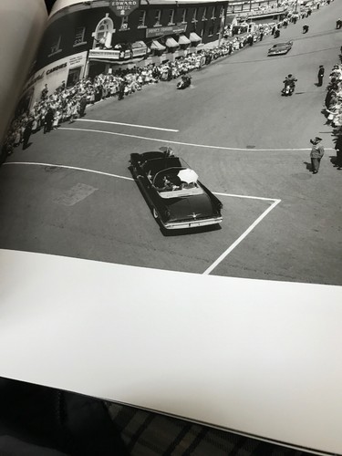 Memoirs of a Border City. Windsor and Essex County Spike Bell BIG HARDCOVER SGN - 第 9/11 張圖片