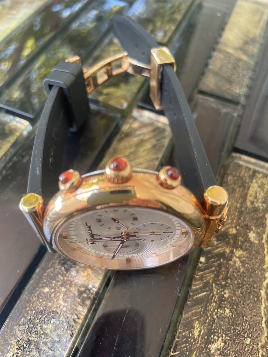 稀少 Ferragamo(フェラガモ) Ora Chronograph Ladies Watch Ferragamo Ora Chronograph Quartz Silver Dial Two-Tone Ladies