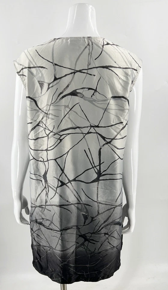 Vestido recto Apostrophe talla L gris plata estampado de ramas de árbol manga gorra para mujer Foto 4 de 4