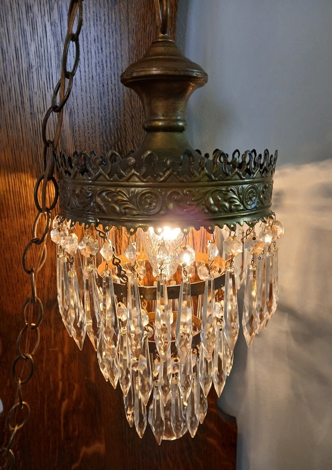 Vintage Crystal Three-Tier Swag Chandelier 19" x 9" - Image 4 of 4