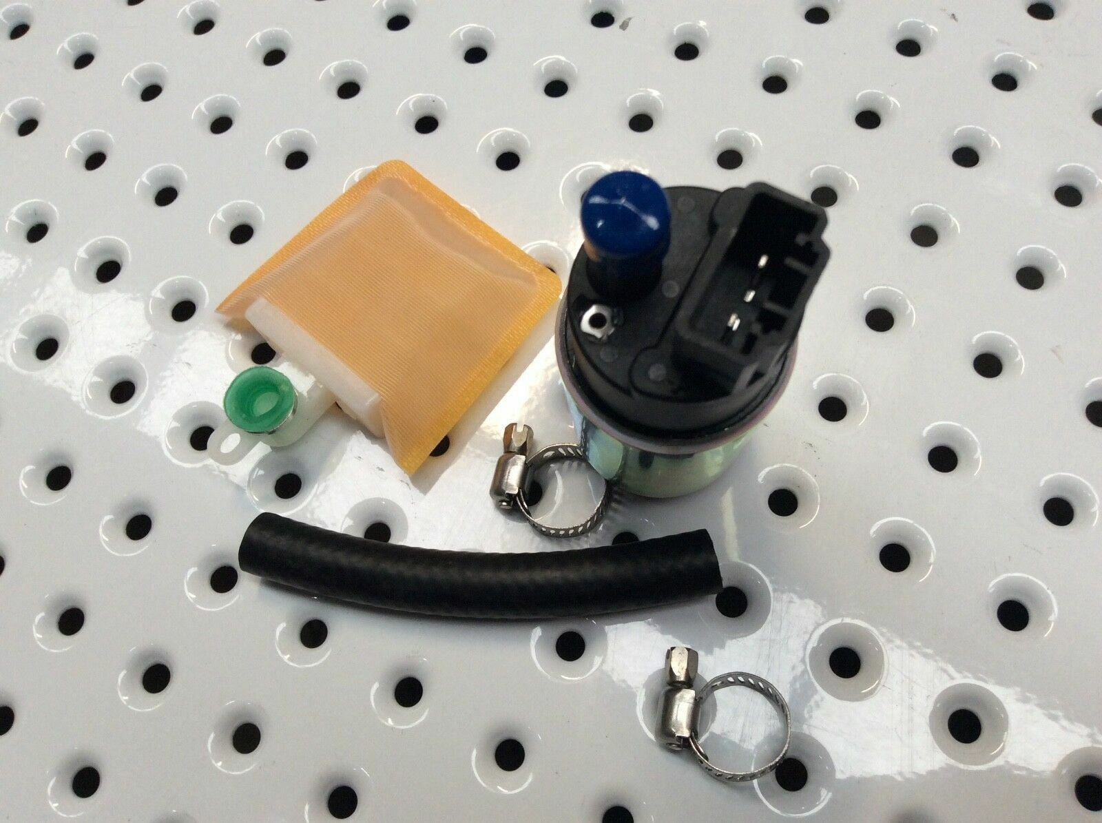 GENUINE QUALITY FUEL PUMP LEXUS IS300 JCE10R JCE10 20012005 3.0L 2JZGE