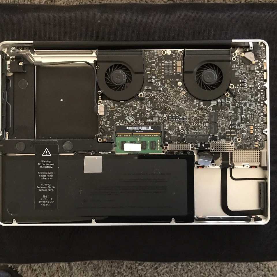 Apple MacBook Pro 17” INTEL 2,8 GHz NVIDIA 9400M+9600M-GT  8GB RAM OHNE  hdd/dvd - Bild 2 von 4