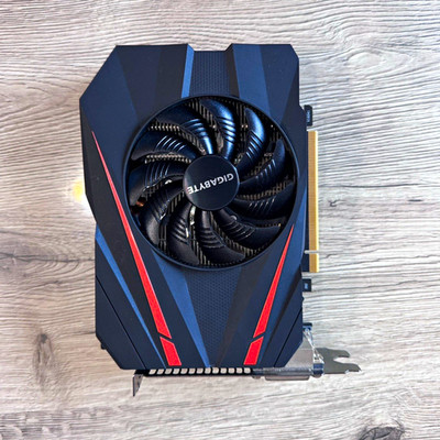 GIGABYTE NVIDIA GeForce GTX 1070 Grafikkarte, HDMI/DP/DVI-D, Lüfter