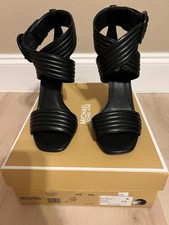 New with Box Michael Kors Womens Remi Leather...