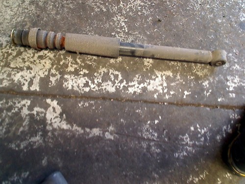 STOßDÄMPFER RECHTS HINTEN VW Lupo (6X1) Hatchback 3-drs 1.0 MPi 50 (AUC) 2001