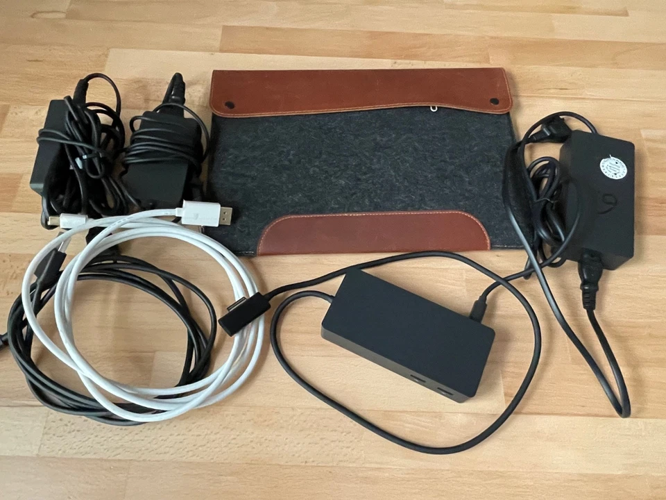 Microsoft Surface Pro 4, 12.3" ,Core i5, 128GB SSD, 4GB RAM Tablet - Silber - Bild 4 von 4