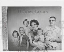 1961 Press Photo Andrew Fischer family before quints born in Aberdeen, SD