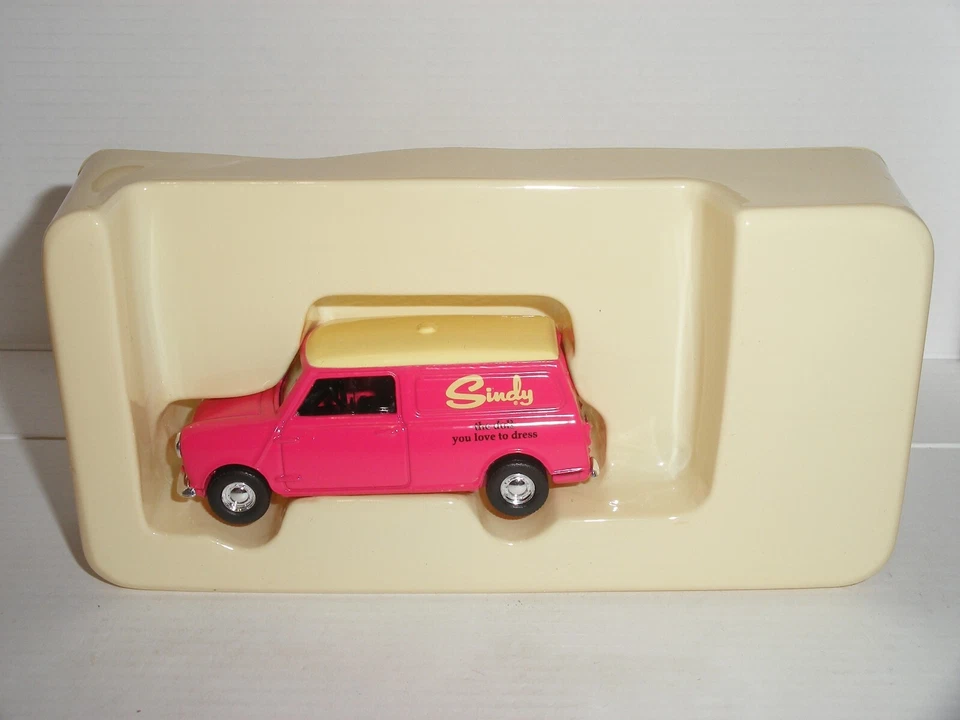 Lledo Vanguard Promotional - VA01423 Austin Minivan Sindy - NEW - Image 3 of 4