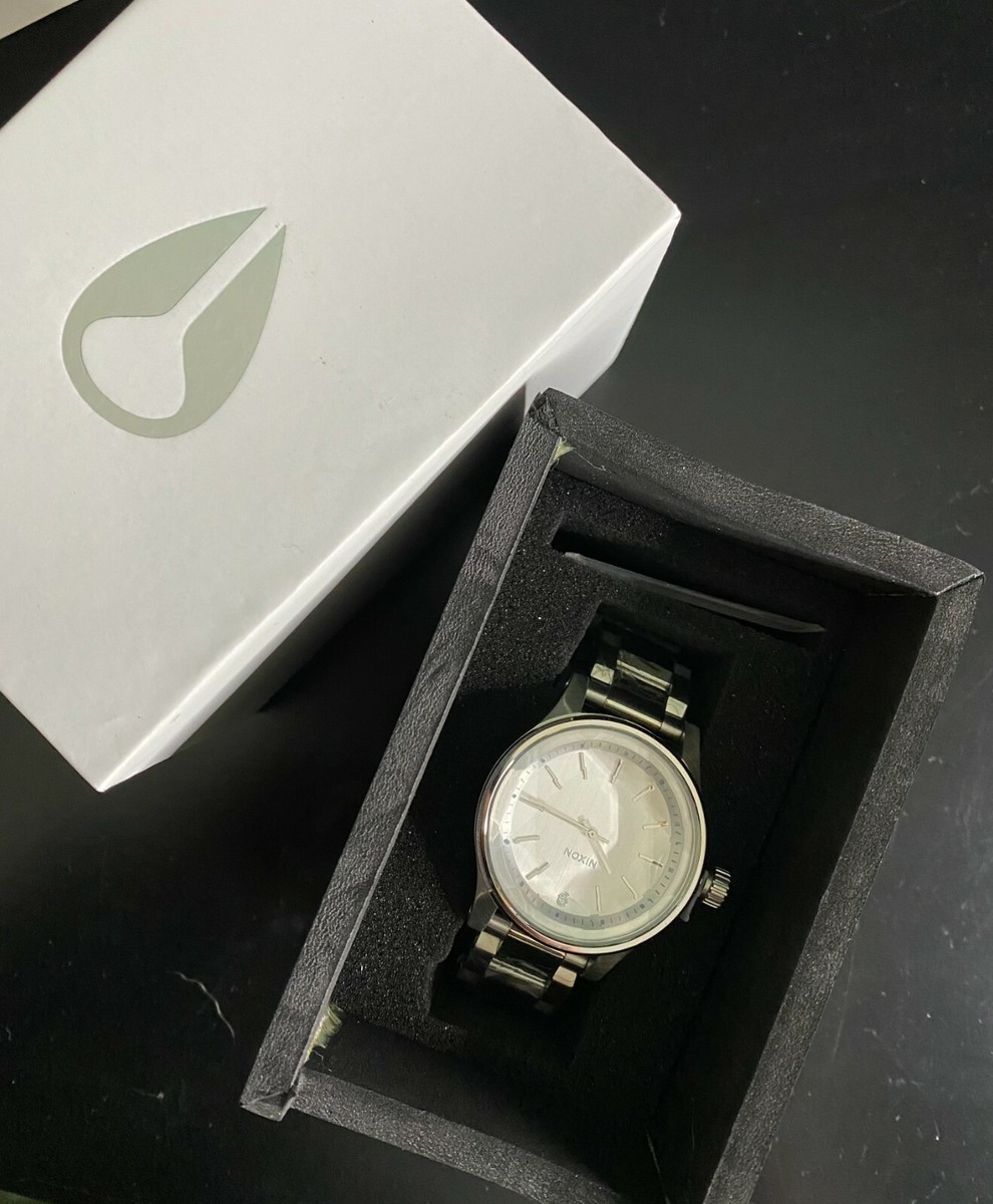 Nixon Women's Wrist watch Model Facet 38 Silver, White