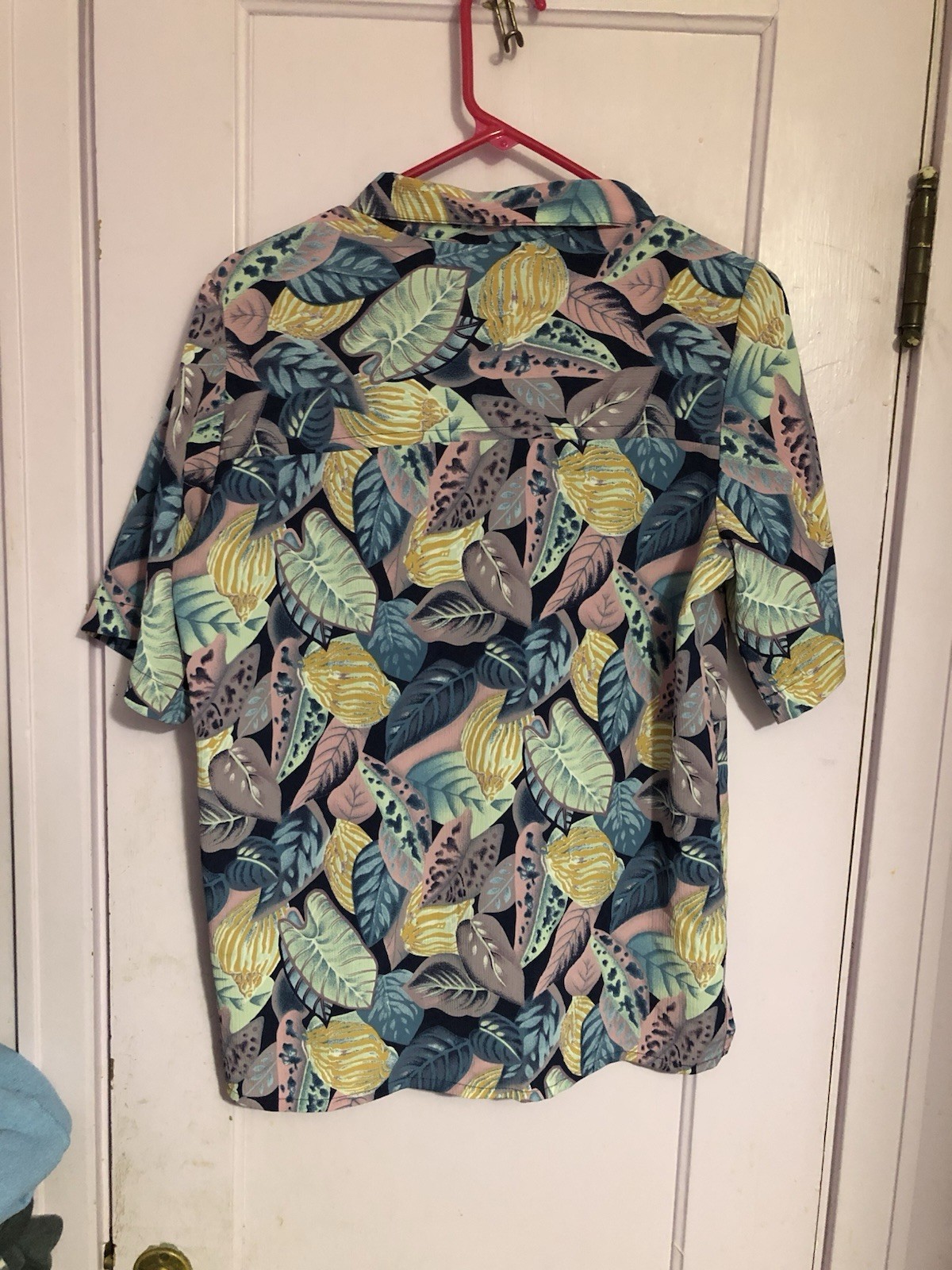 Alia leaf patterned button down shirt women’s siz… - image 2