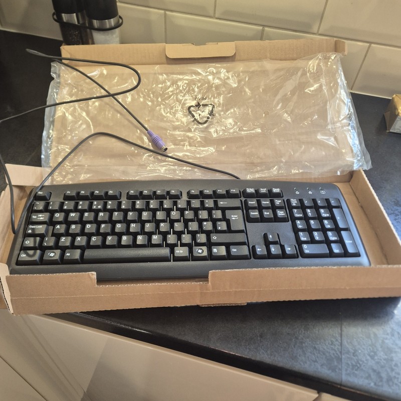 Desktop KEYBOARD KB-0325-UK OEM BRAND NEW ORIGINAL BOX