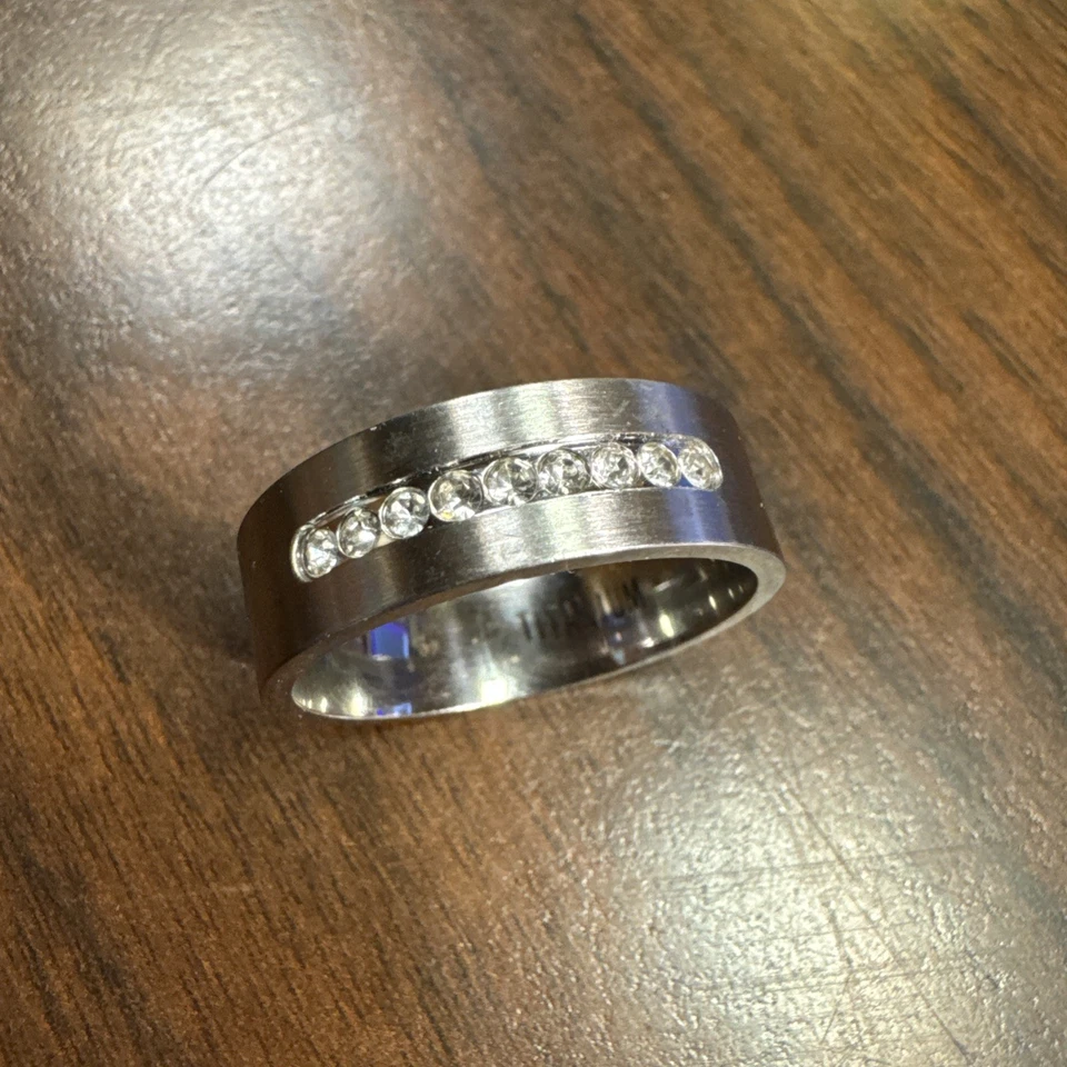 ANILLO DE BODAS DE TITANIO PARA HOMBRE 8MM TALLA 15 BANDA GRUESA HELADA BONITO Foto 2 de 4