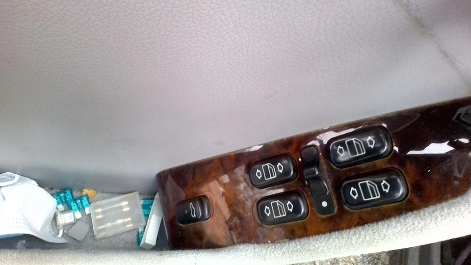 Panel de techo de vidrio usado se adapta a: Mercedes-benz Mercedes clase s 220 2000 tipo S430 gr Foto 2 de 4