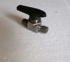 Swagelok TI-43S4-AU Titanium Ball Valve 40 Series No Nuts / Ferrules 3000PSIG