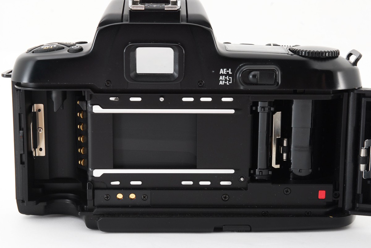 ⭐️[MINT]⭐️ Nikon F-601 F601 QD Quartz date AF Camera