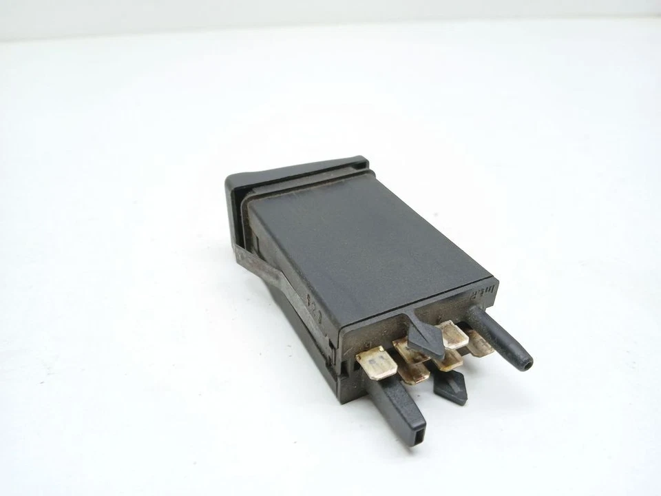 Audi 100 S4 C4 1993 Schalter Scheibenheizung 4A0941503A UST113614 — 第 2/3 张图片