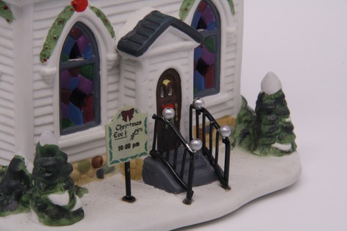 St. Nicholas Square Illuminated WEDDING CHAPEL Village Collection 2001 Vintage - Picture 12 of 23